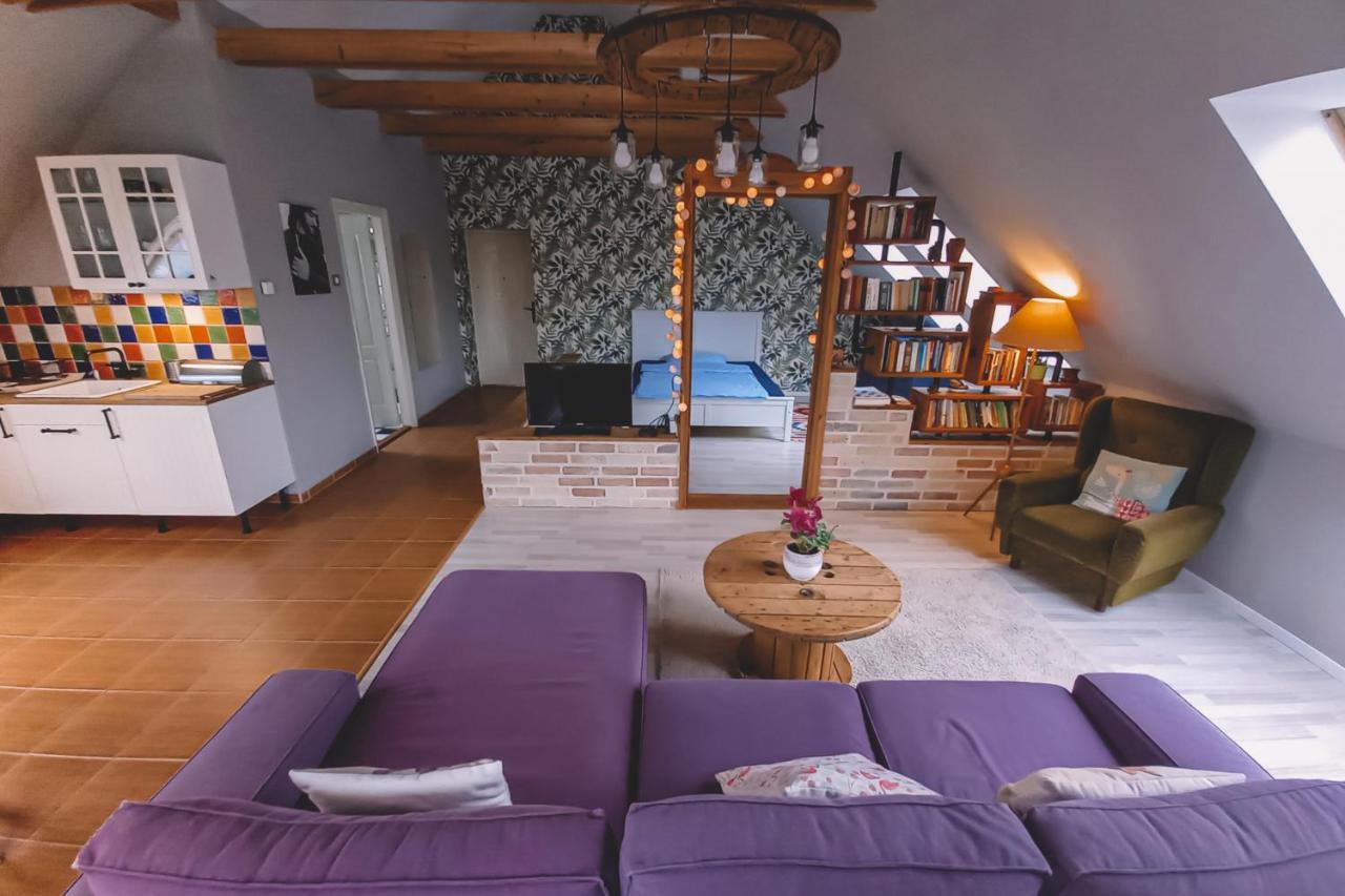 Pannonia Apartment God Exterior photo